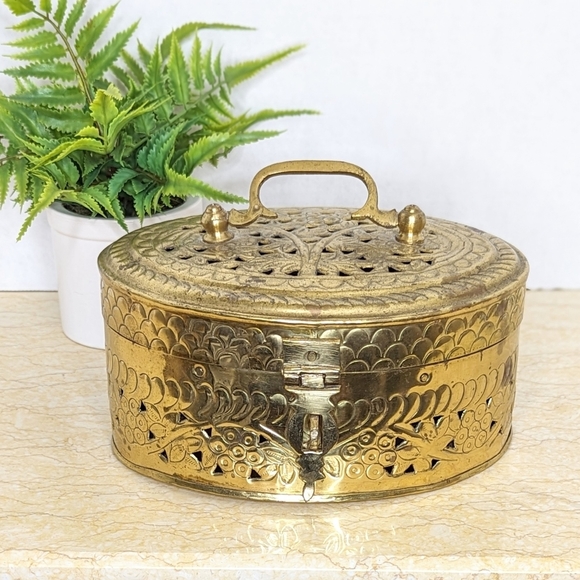 Hampton Brass Other - Vintage Hampton Brass Large Oval Decorative Cricket Trinket Filigree Box
